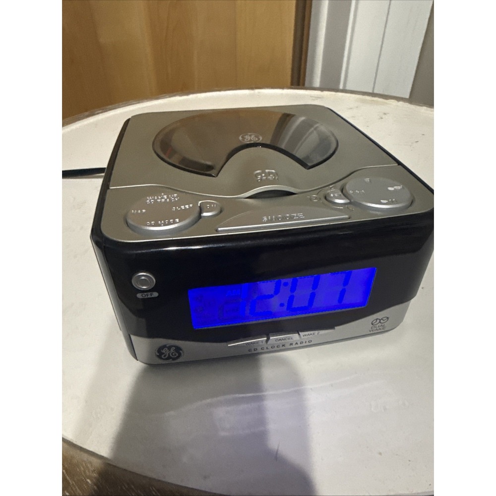 GE Dual Alarm CD Clock Radio AM/FM Stereo Tested Works